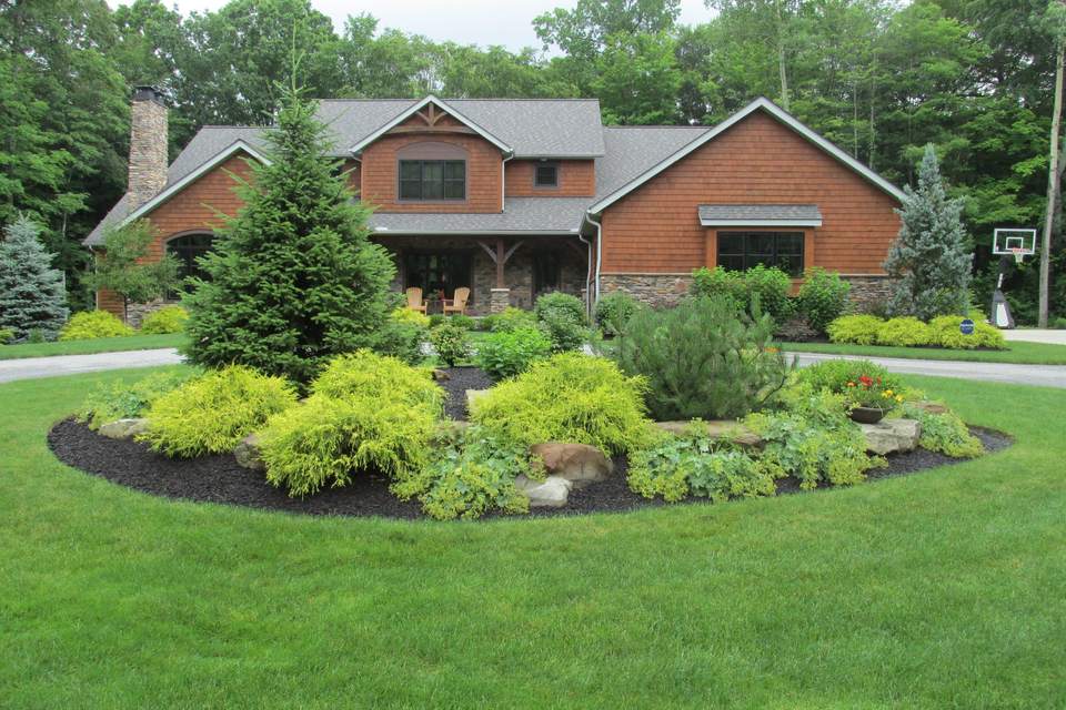 Lawn care service image from Stonework's Landscaping
